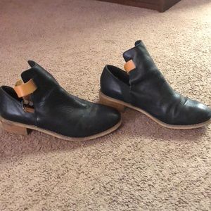 Leather ankle boots with cute leather strap